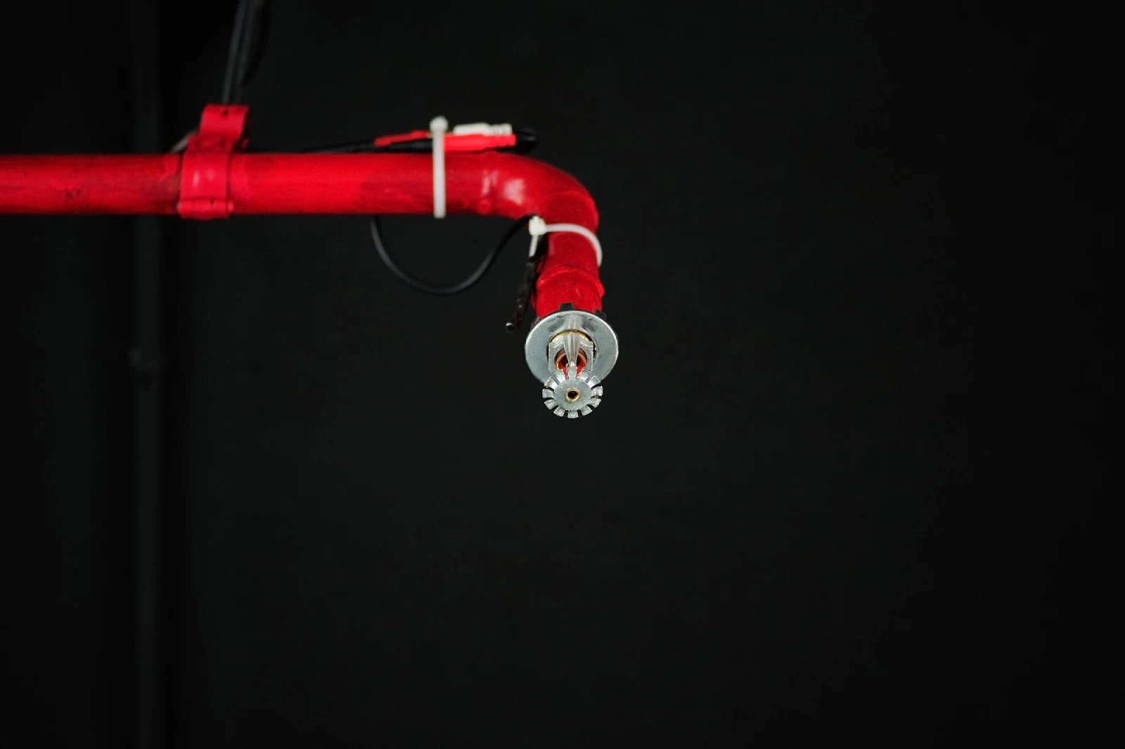 Water Mist vs. Sprinklers – Which Technology to Choose for Facility Safety?