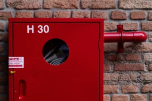 Obowiązujące normy dotyczące hydrantów w budynkach